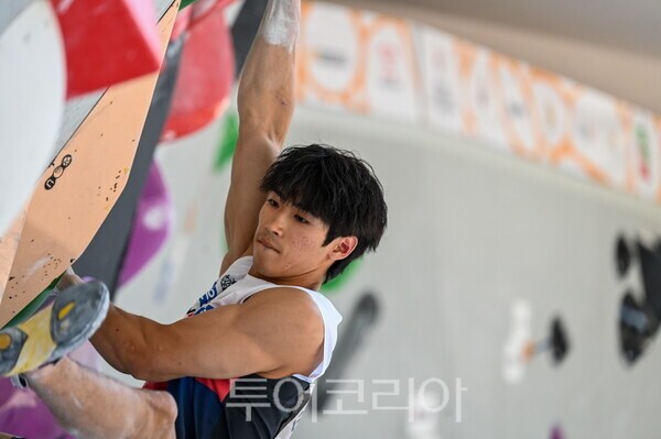 볼더 1위 박범진 선수 경기 장면/제공= 대한산악연맹