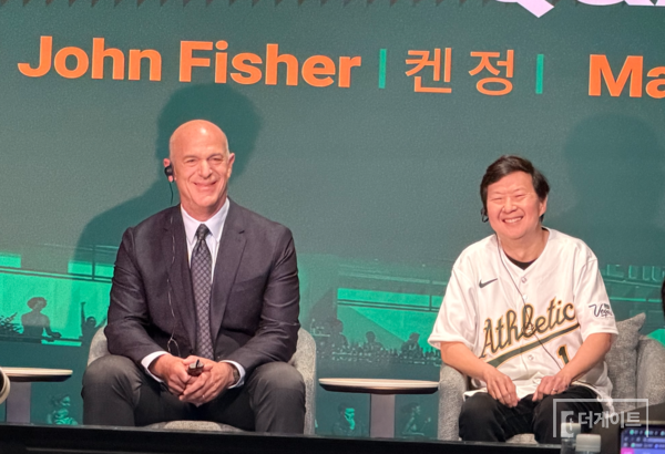존 피셔와 켄 정(사진=더게이트 배지헌 기자)