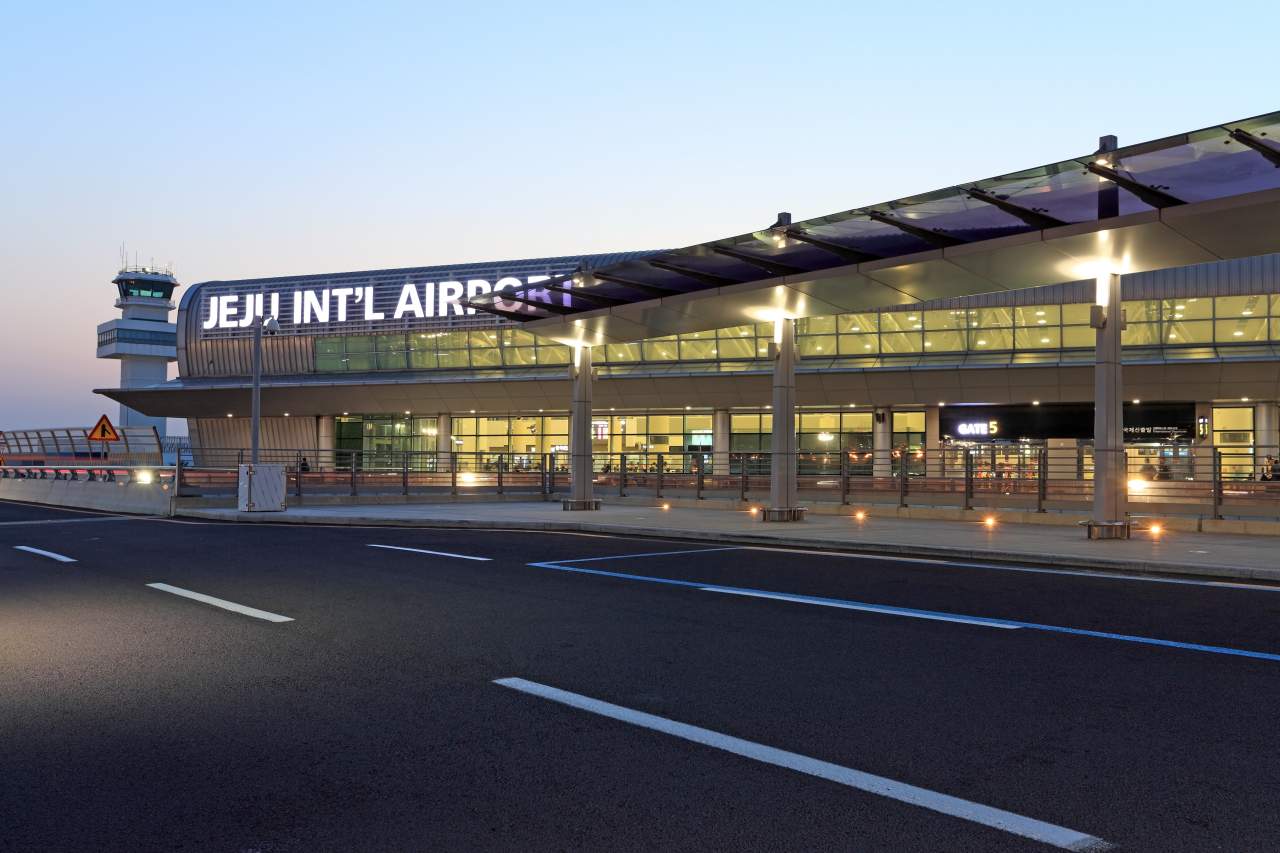 제주국제공항 전경. / Johnathan21-shutterstock
