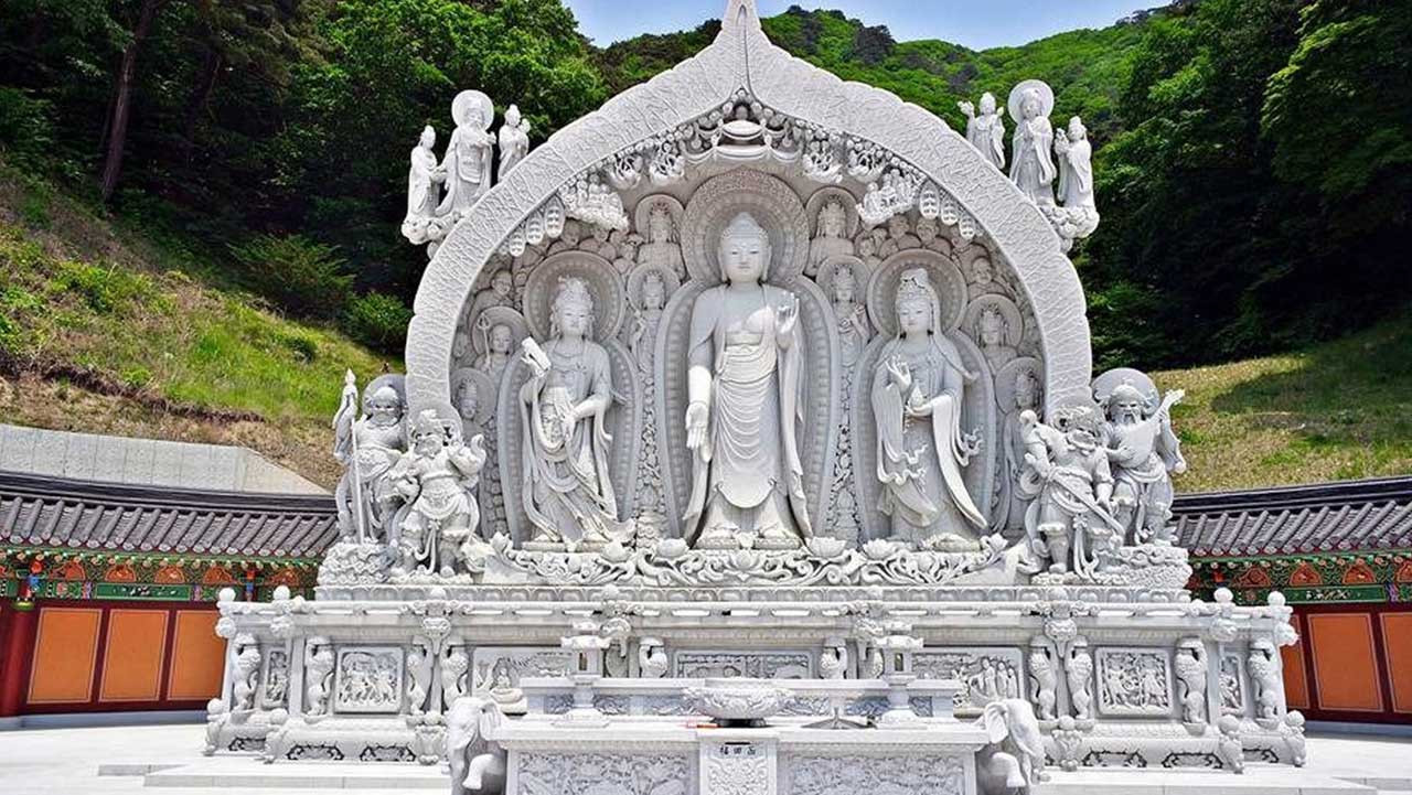 삼존불상 전경. / 한국관광콘텐츠랩