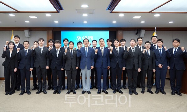 Sh수협은행, 2026년 상반기 신입행원 임명장 수여식