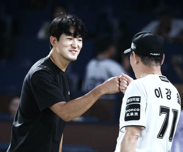 시즌 9승째를 올린 고영표(사진=KT)