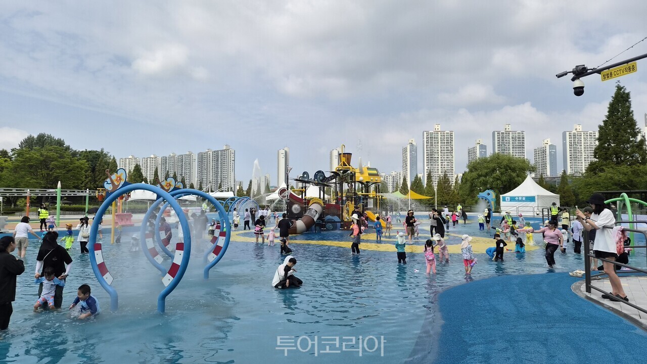 와동 호수공원 물놀이장 /사진-안산시