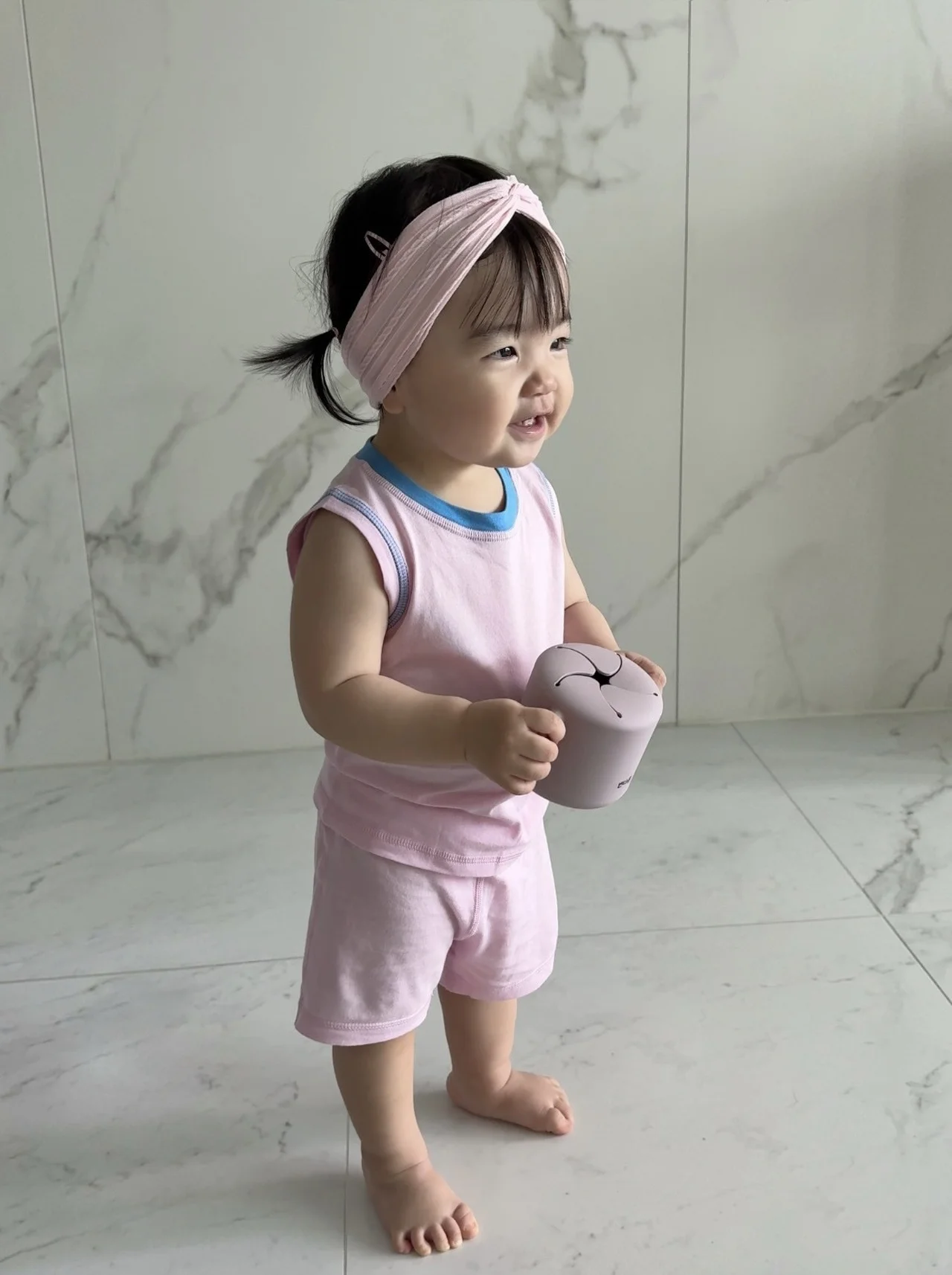 모이몰른 제품을 착용하고 있는 아이 모습 / 사진=모이몰른