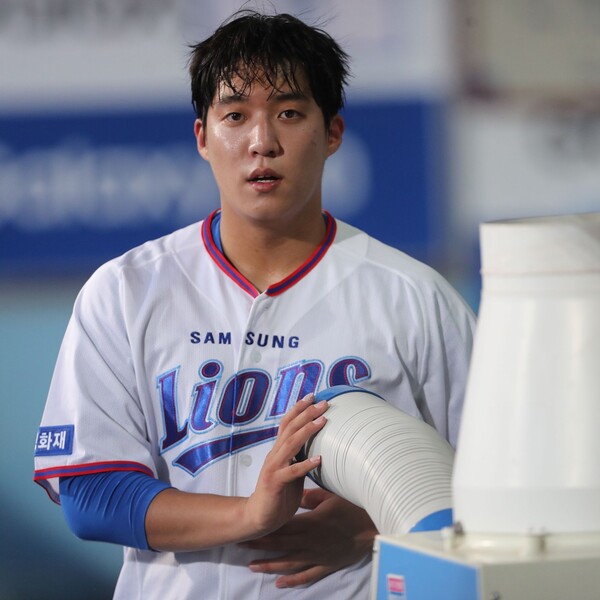 더위를 식히는 원태인(사진=삼성)