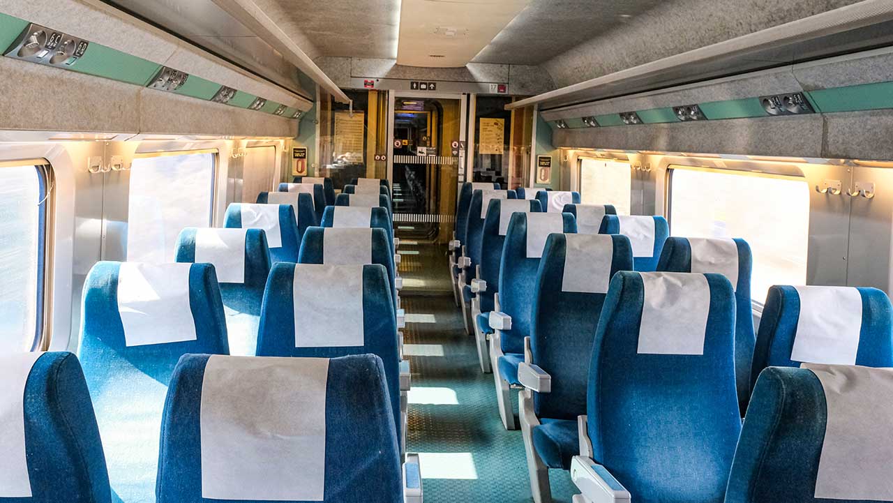 KTX 객실 내부 모습. / linegold-shutterstock