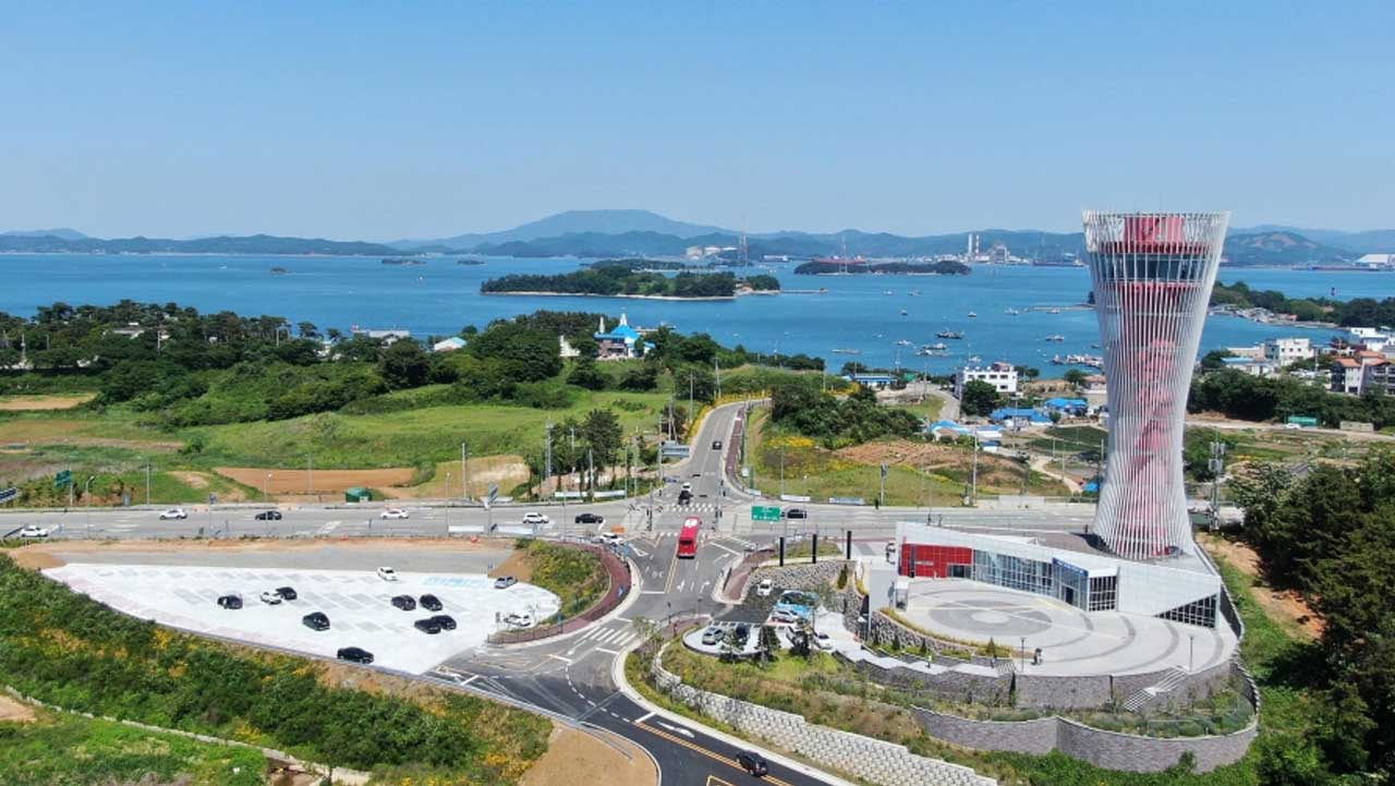 국도 77호선 연결로 서해안 드라이브 명소가 된 영목항 일대와 전망대 단지 전경. / 충남관광