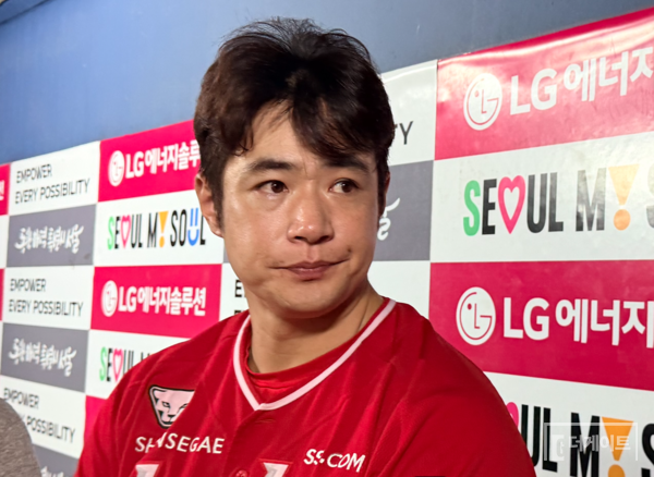 19호 홈런을 기록한 김재환(사진=더게이트 배지헌 기자)