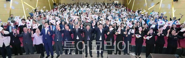 제81주년 광복절 경축 행사에 참석한 박관열 광주시장/투어코리아뉴스 정명달 기자 사진=광주시