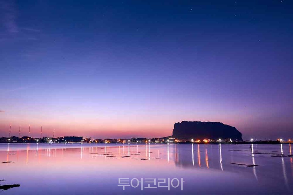 성산일출봉/사진-제주관광공사