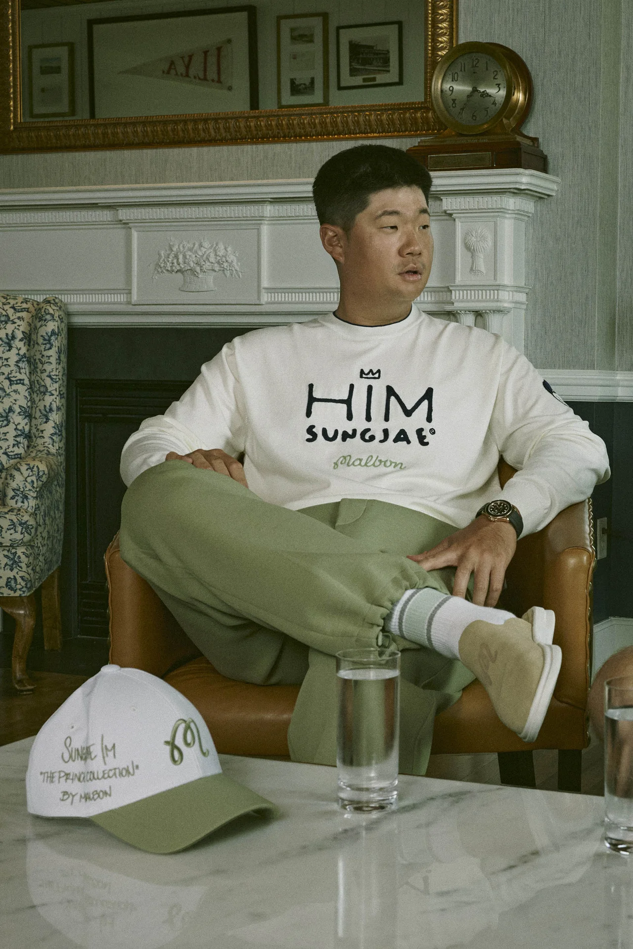 'HIM SUNGJAE' 그래픽 스웨터를 착용한 임성재 / 사진=말본