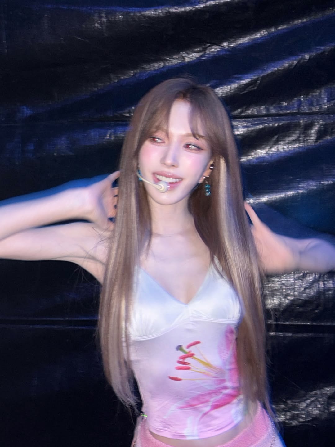 환하게 미소 짓는 모습 / 사진=웬디 인스타그램 @todayis_wendy