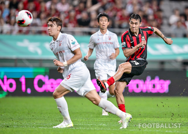 송민규(오른쪽, FC서울). 서형권 기자