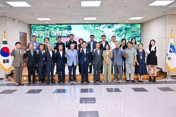 양평군 행정위원회 위원장 간담회에 참석한 전진선 양평군수/투어코리아뉴스 김경남 기자