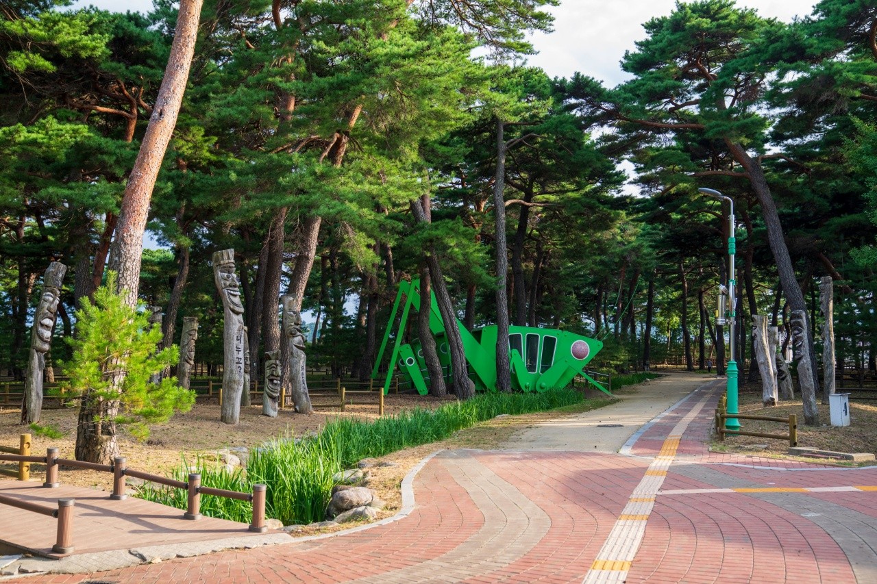 왕피천공원 산책로. / ⓒ한국관광콘텐츠랩-김지호