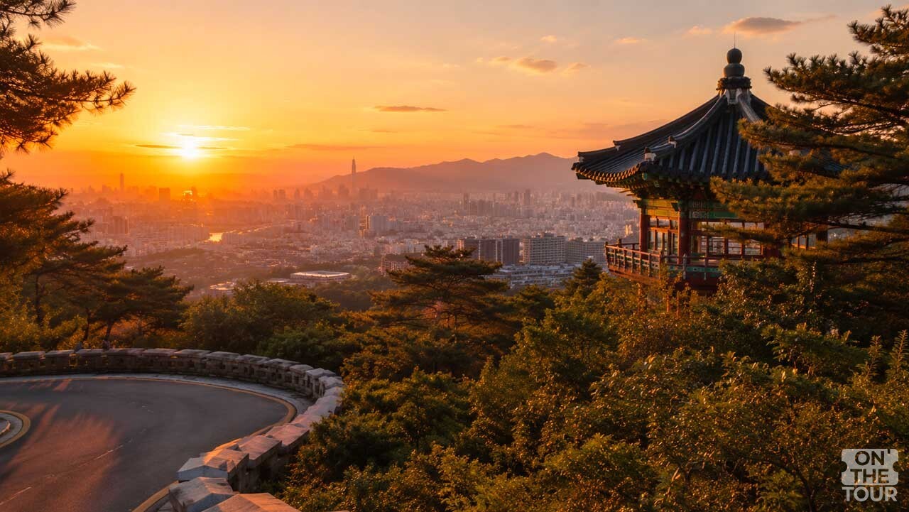 팔각정 너머로 붉은 노을이 물드는 서울 북악스카이웨이(AI 생성). / 온더투어