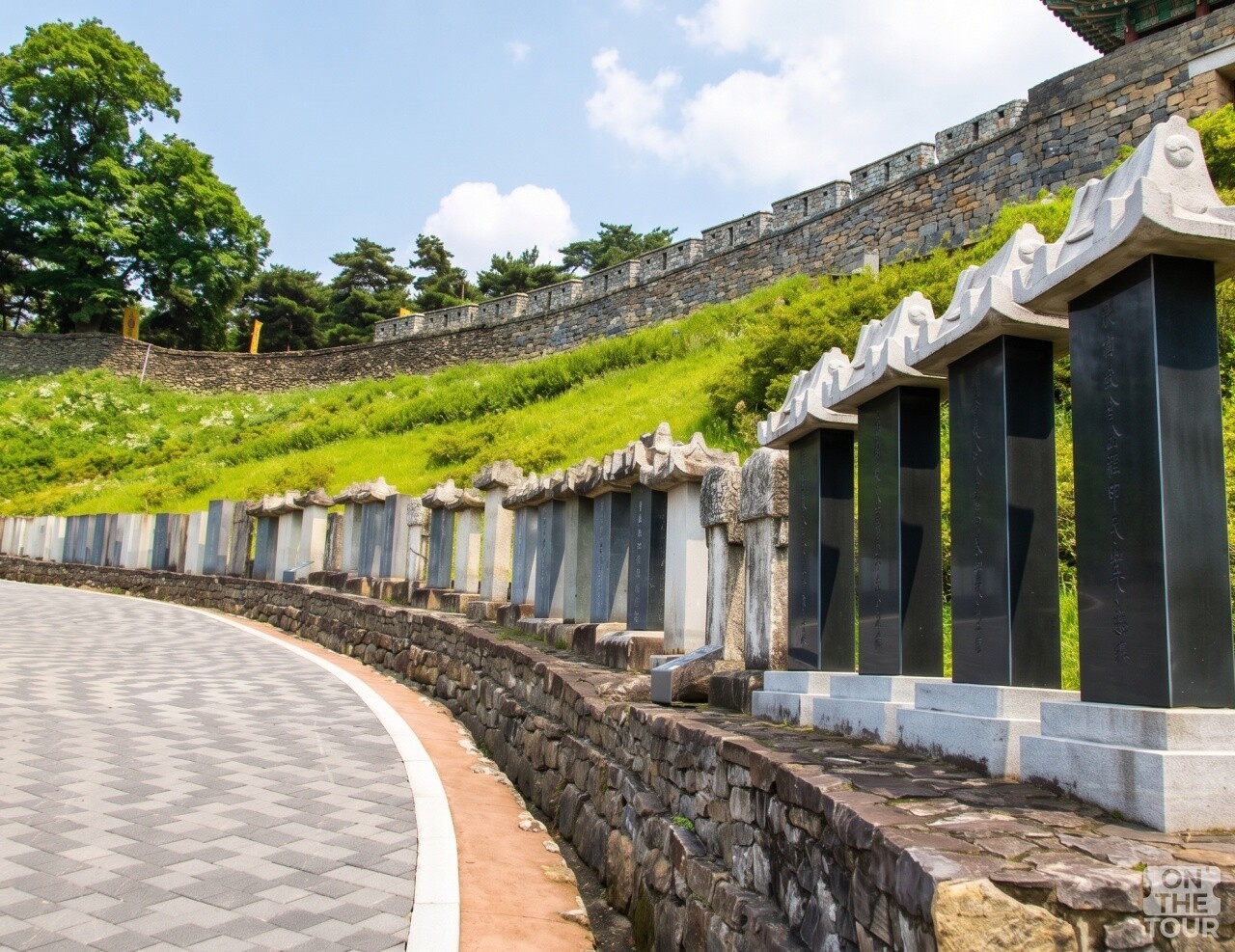 공주 공산성 금서루 입구 비석군. (AI 생성) / 온더투어