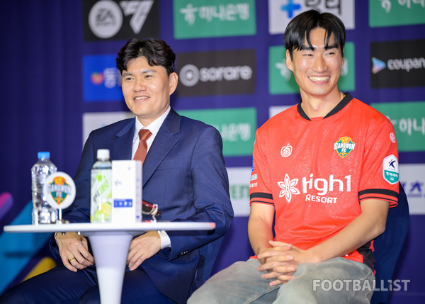 정경호 감독(왼쪽), 서민우(오른쪽, 이상 강원FC). 서형권 기자
