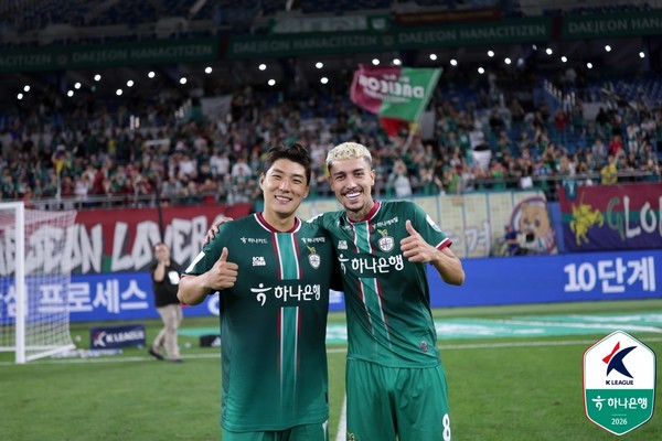 주민규와 밥신(대전하나시티즌, 왼쪽부터). 한국프로축구연맹 제공