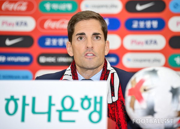 로베르트 모레노 임시감독. 서형권 기자