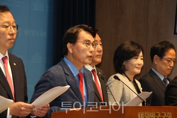국민의힘 윤상현 의원이 14일 오전 국회 소통관에서 기자회견을 열고 있다. 2026.09.14. / 투어코리아 이창호 기자