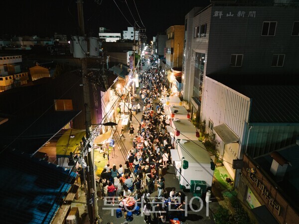 1회 월지로야시장 행사 모습/사진=군산문화관광재단