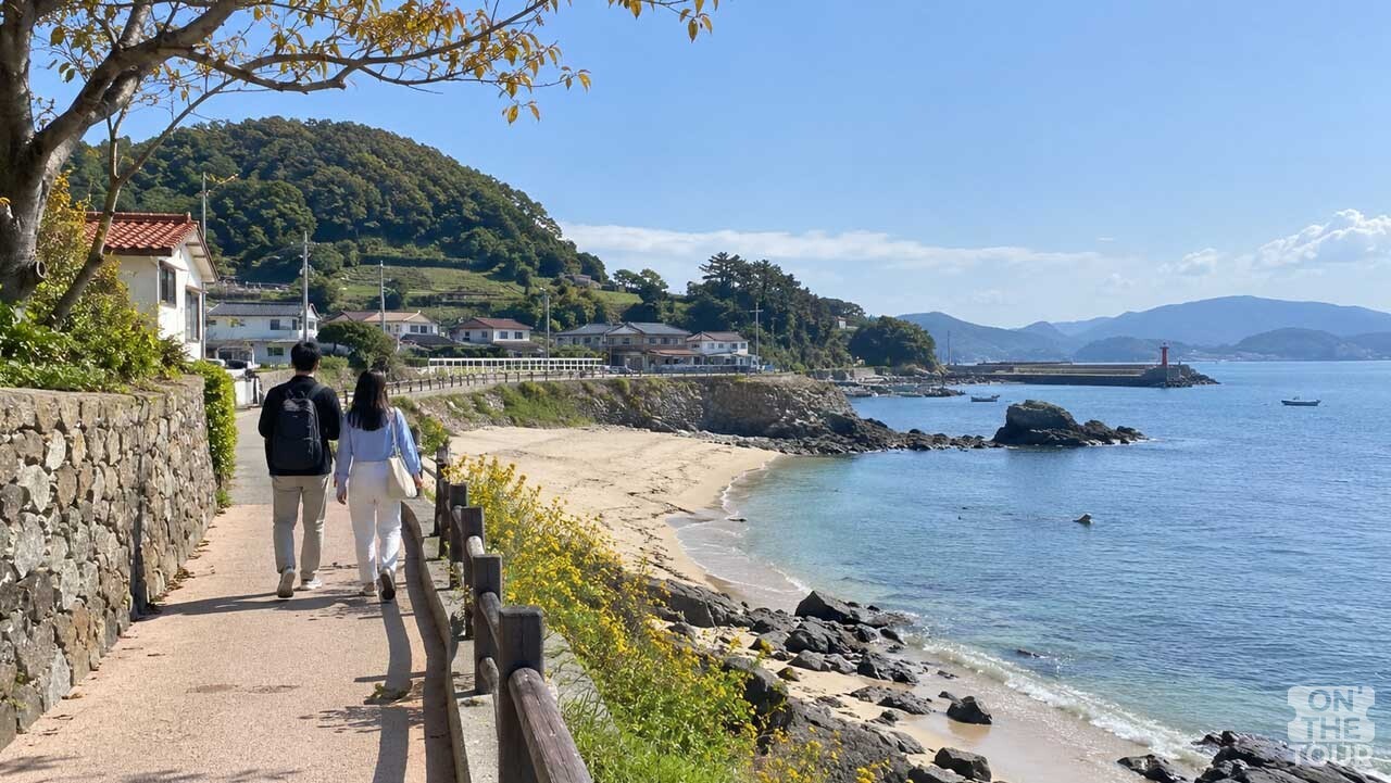 여수 낭도 해안 산책길과 잔잔한 바다가 이어지는 모습. (AI 생성) / 온더투어