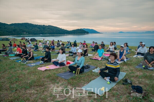 서포리 해변요가 /사진 -인천관광공사