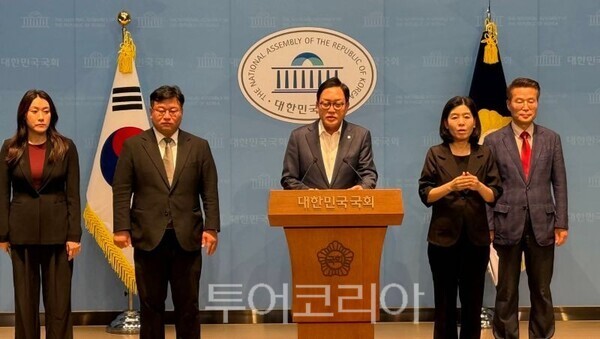 김선교 국회의원이 국회 소통관에서 기자회견을 열고 있다/투어코리아뉴스 김경남 기자 사진=김선교SNS