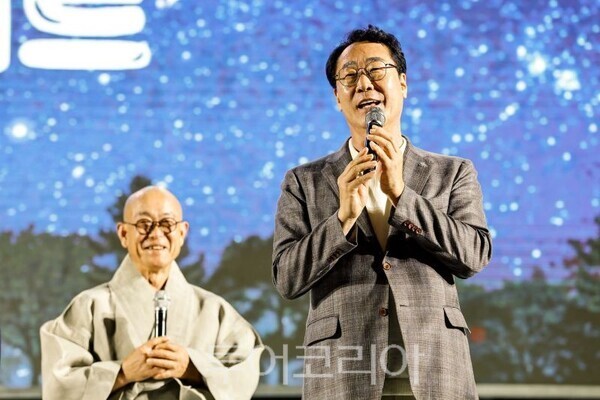 ‘2026 병점구 모두의 행복 콘서트’에서 인사말 하는 정명근 화성시장/투어코리아뉴스 정명달 기자 사진=정명근SNS