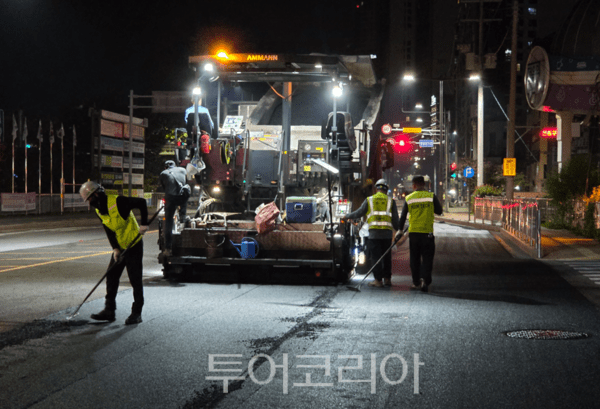 울산시는 올해 4월부터 9월까지 총 30억 원을 투입해 중구, 동구, 북구 일원의 노후 광역시도 및 보도에 대한 정비사업을 단계적으로 추진하고 있다./사진-울산시