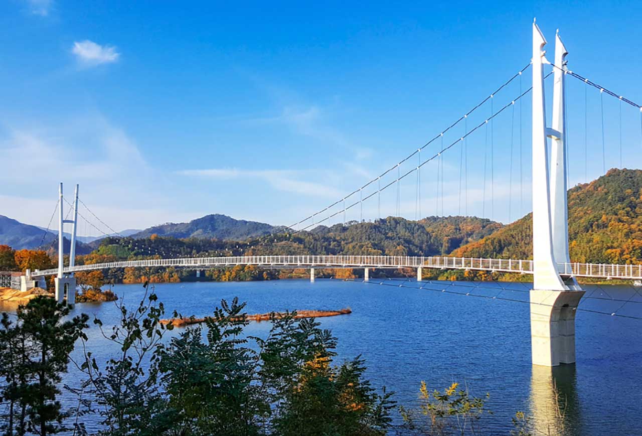 부항댐 출렁다리. / 사진=김천시 제공