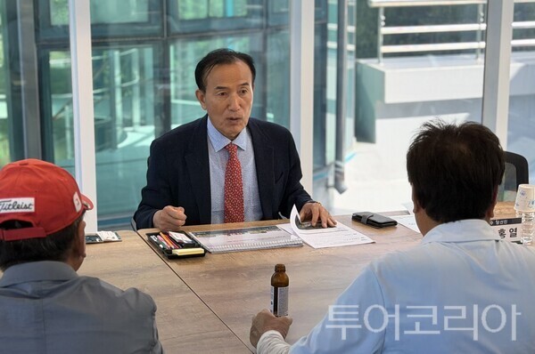 ▲발언 중인 김홍열 청양군수 모습.