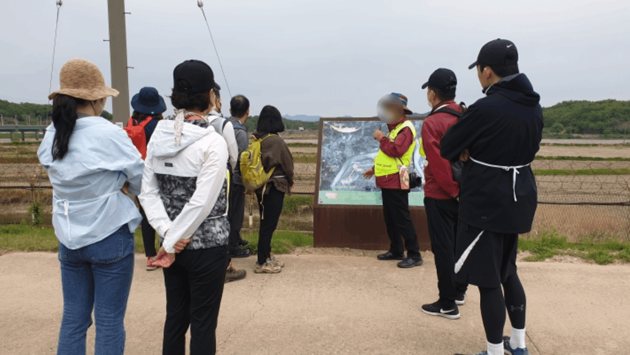 임진각에서 출발해 율곡습지공원까지 약 3시간 걷는 9.1km 편도 코스. / 파주 임진강변 생태탐방로