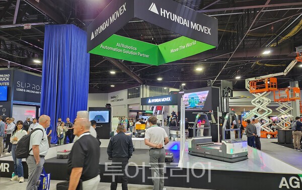 MODEX 2026에 참가한 현대무벡스 부스 전경