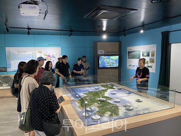 대이작도 주민해설사 / 사진 -인천관광공사