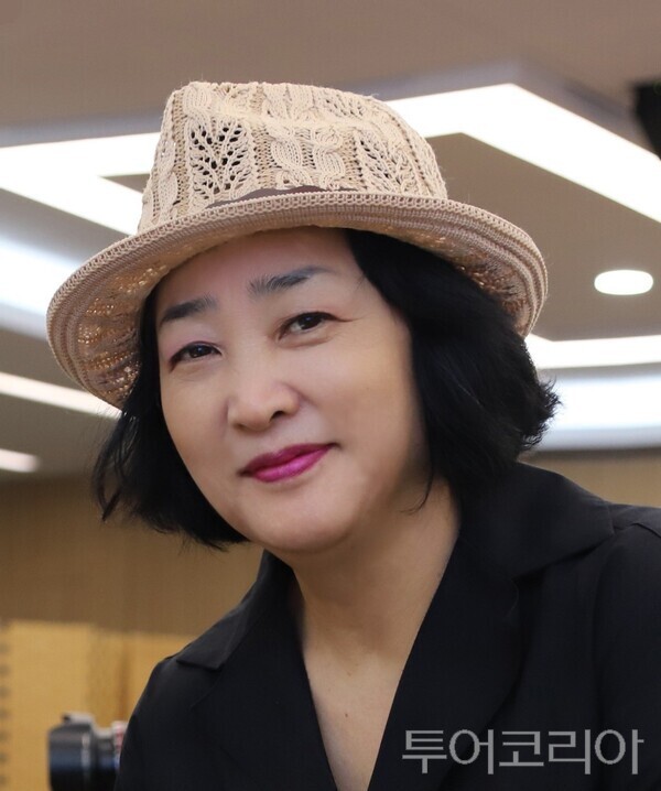 ▲젊은시인상 수상 한경옥 시인.