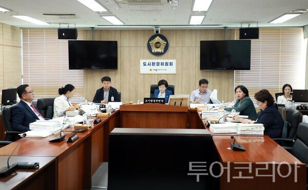 ▲이순열 세종시의회 도시환경위원회 위원장의 주재로 지난 1일 열린 ‘2025회계연도 세입·세출 및 기금 결산, 예비비 지출 승인안’ 예비심사회의 모습. /사진-세종시의회