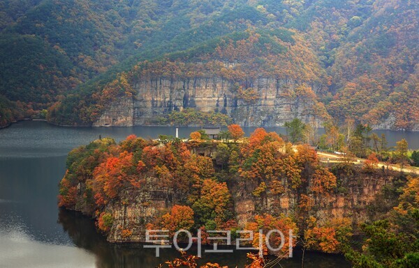 화순적벽 가을 장항적벽 모습/사진=화순근