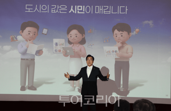 박찬대 인천광역시장이 민선 9기 출범 100일을 맞아 7일 오전 시청 대회의실에서 열린 ‘출범 100일 언론과의 대화’에서 기조연설을 하고 있다. 2026.10.07. / 투어코리아 이창호 기자