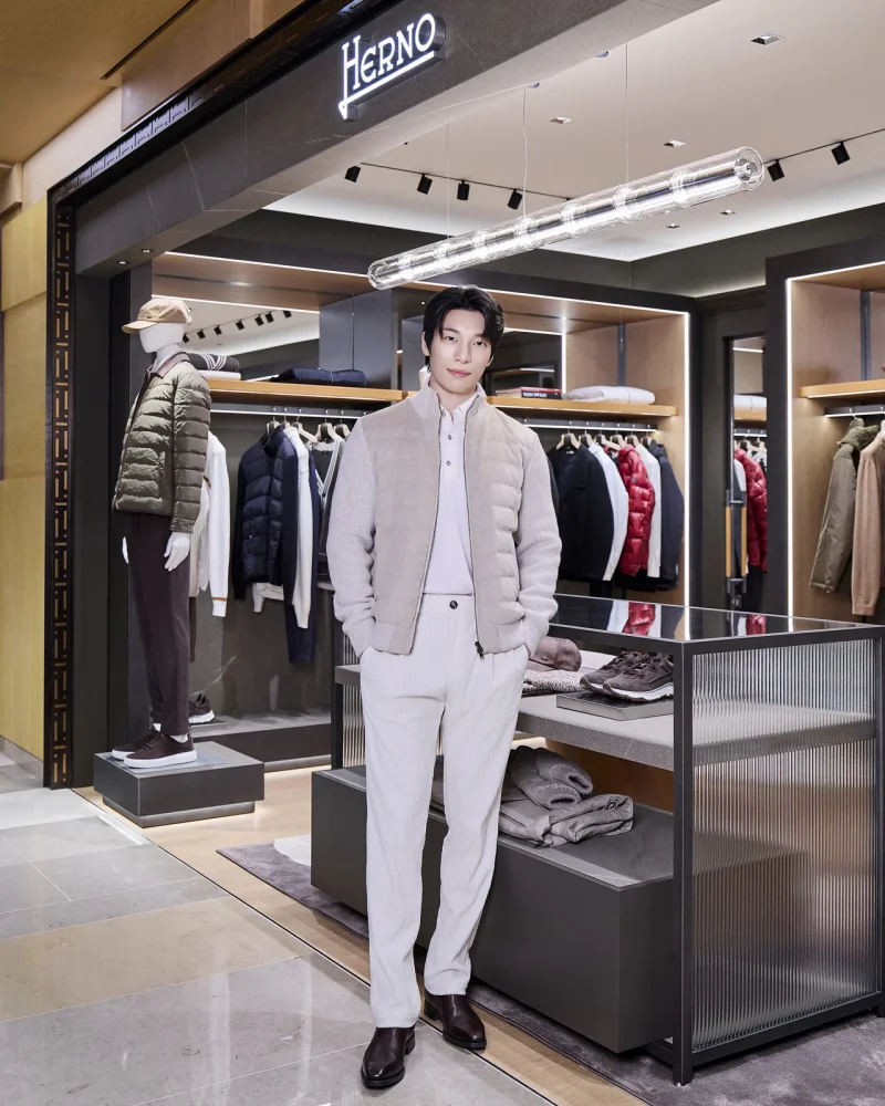 에르노 FW26 남성 컬렉션을 입은 위하준 / 사진=에르노
