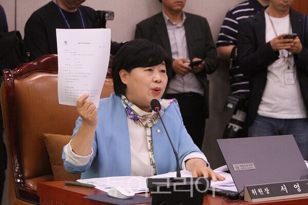 서영교 국회 법제사법위원장이 9일 열린 국회 법제사법위원회 전체회의에서 서 위원장은 김승원 법무부 장관 후보자의 사건을 언급하며 검찰 수사의 문제점을 지적하고 있다. 2026.09.09. / 투어코리아 이창호 기자