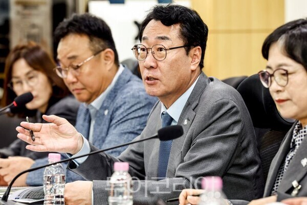 정명근 시장이 당정협의회에서 발언하고 있다/투어코리아뉴스 정명다 기자 사진=화성시
