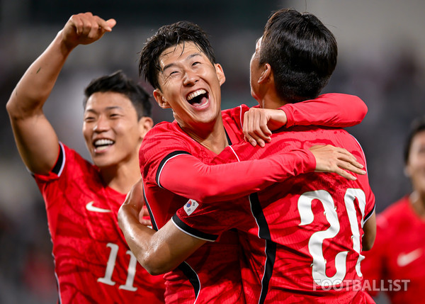 손흥민(가운데, 남자 축구대표팀). 서형권 기자
