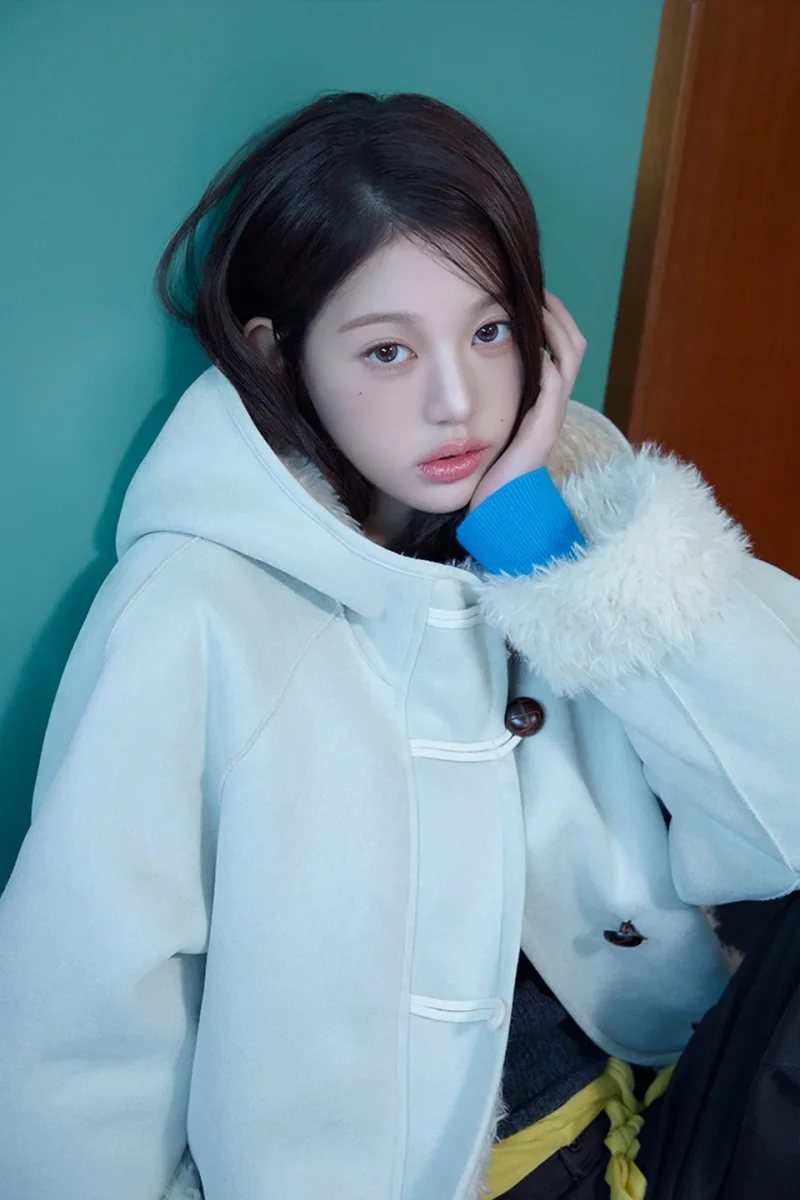 로라로라 26 겨울 컬렉션 캠페인 속 장원영 / 사진=로라로라