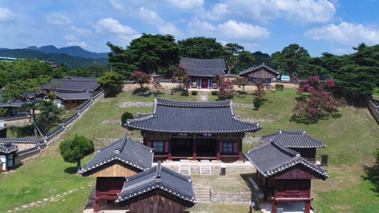 전국에 남은 47곳 중 경남 지역에서는 유일한 존속 서원인 남계서원 중심부 모습. / 함양군청