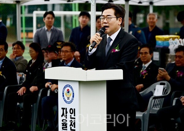 박찬대 인천광역시장이 18일 제물포구구민운동장에서 열린 '제10회 인천시자율방범연합회 직무경진대회'에서 축사를 하고 있다.