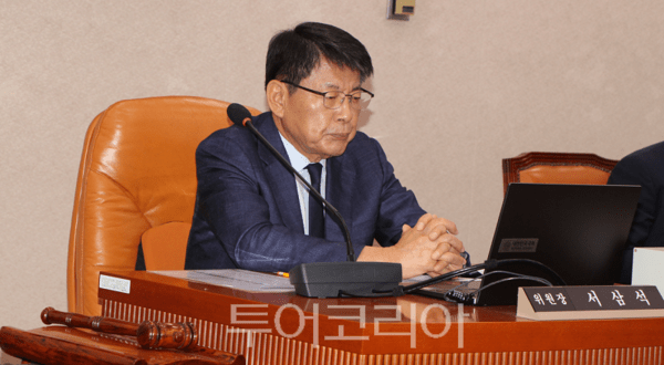 국회 농림축산식품해양수산위원회 서삼석 위원장이 19일 해양경찰청 등 13개 기관에 대한 국정감사를 진행하고 있다. 2026.10.19. / 투어코리아 이창호 기자