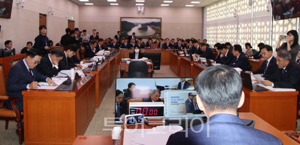 국회 농림축산식품해양수산위원회가 19일 해양경찰청 등 13개 기관에 대한 국정감사를 하고 있다. 2026.10.19. / 투어코리아 이창호 기자