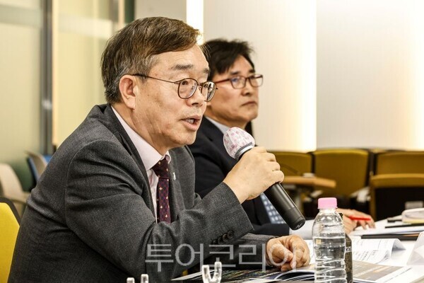 ‘화성특례시 인공지능(AI) 자문단’ 자문회의에서 발언하는 조승문 제2부시장/투어코리아뉴스 정명달 기자 사진=화성시